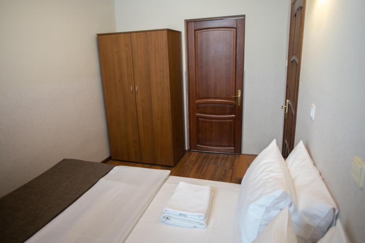 Molodezhnaya Hotel Breszt Kültér fotó