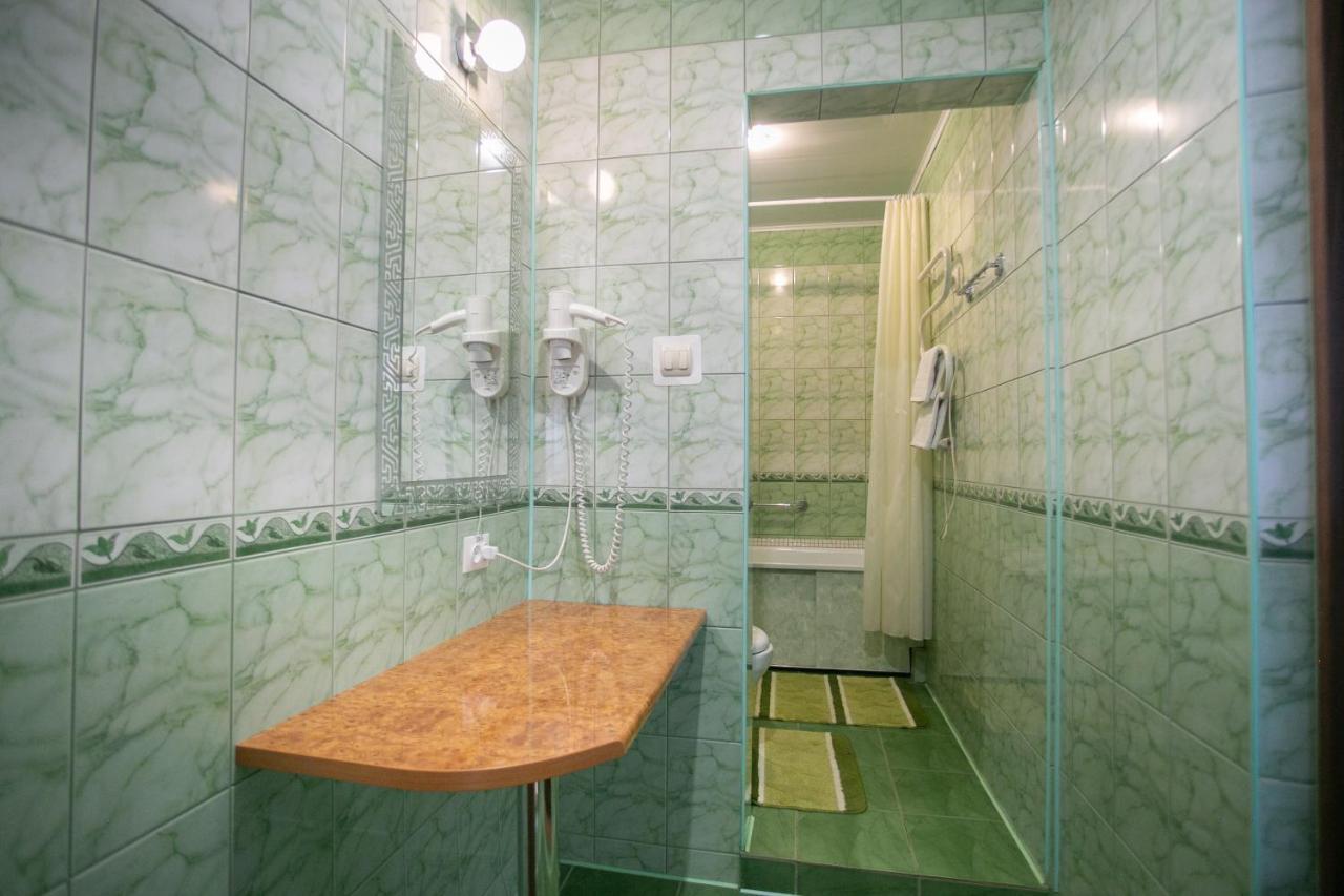 Molodezhnaya Hotel Breszt Kültér fotó
