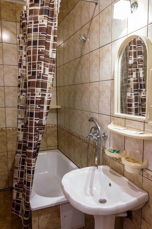 Molodezhnaya Hotel Breszt Kültér fotó