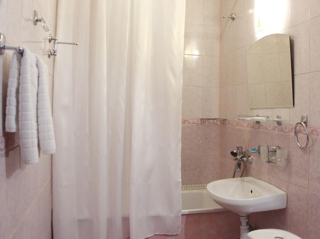 Molodezhnaya Hotel Breszt Kültér fotó